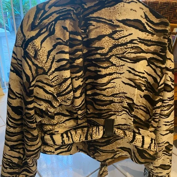 TLC Black and Tan Animal Print Jacket with Leather collar and belt - Picture 2 of 2